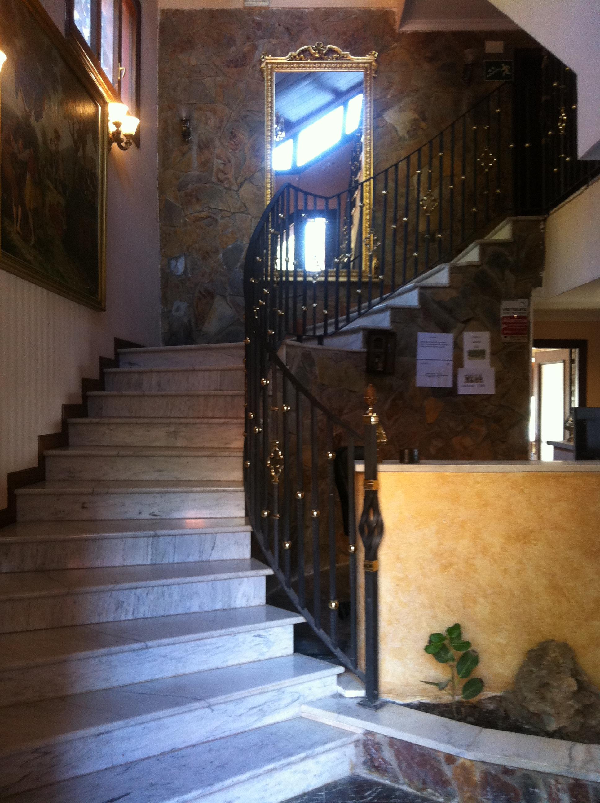 Hotel Petit Mirador Torrelles De Llobregat Exterior foto