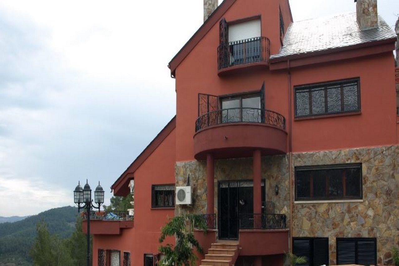 Hotel Petit Mirador Torrelles De Llobregat Exterior foto